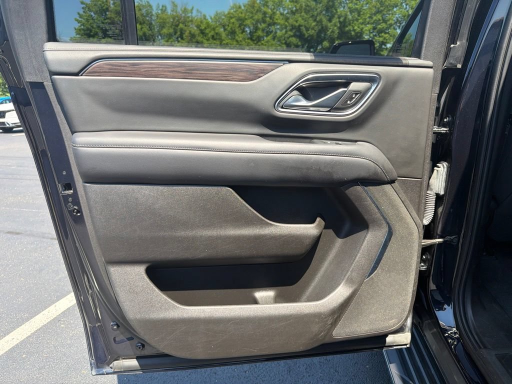 Used 2021 Chevrolet Suburban LS w/ Driver Alert Package AWD/4WD image 19