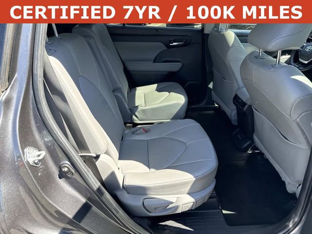 Used 2023 Toyota Highlander XLE FWD image 11