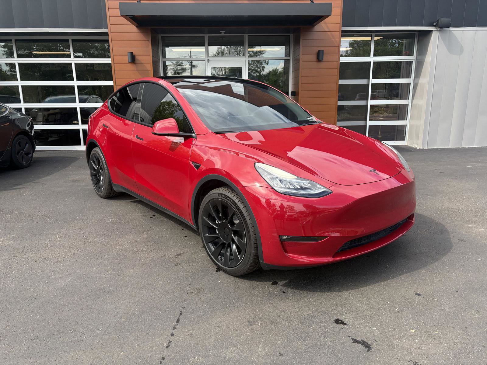 Used 2022 Tesla Model Y Long Range AWD/4WD image 10