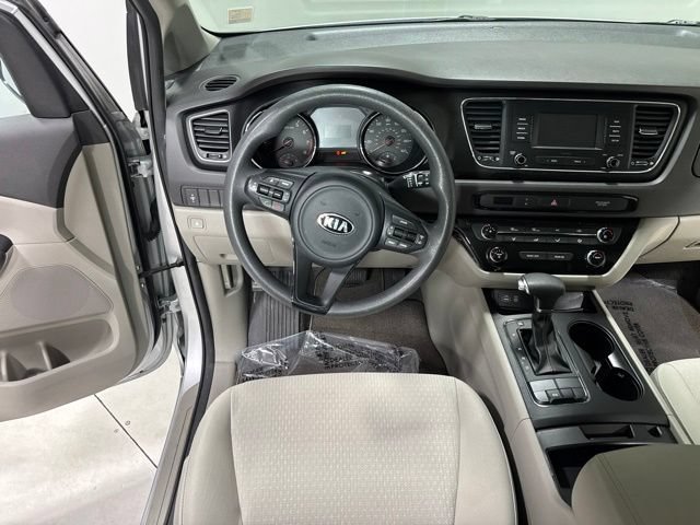 Used 2018 Kia Sedona L FWD image 14