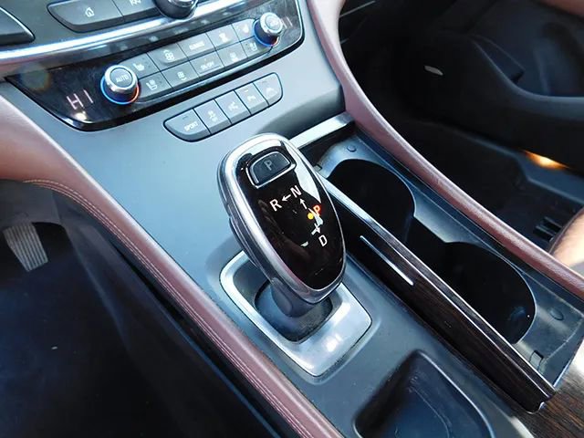 Used 2018 Buick LaCrosse Avenir w/ Driver Confidence Package #2 image 20