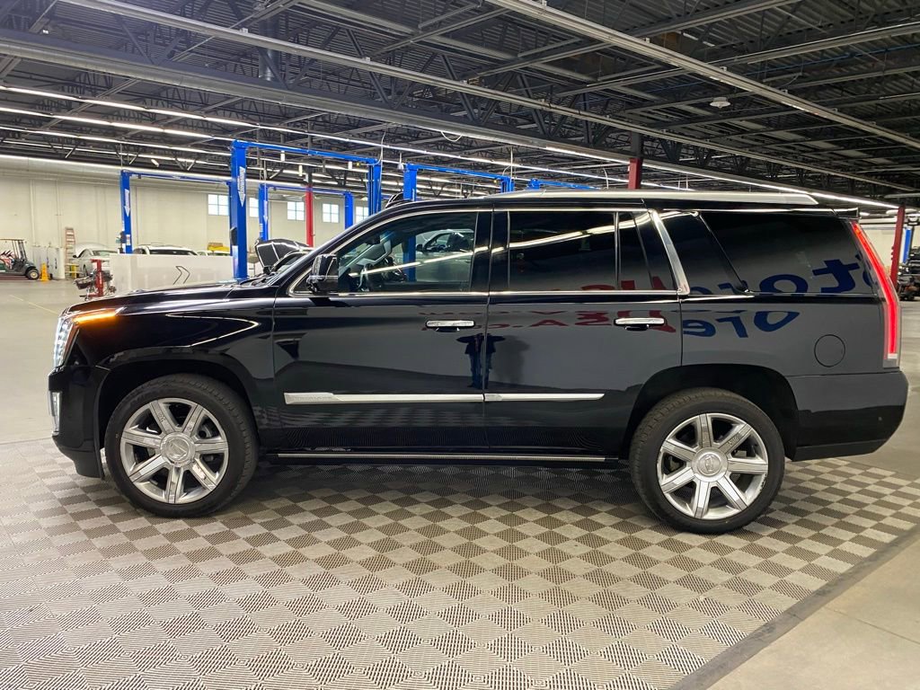 Used 2019 Cadillac Escalade Premium Luxury image 5