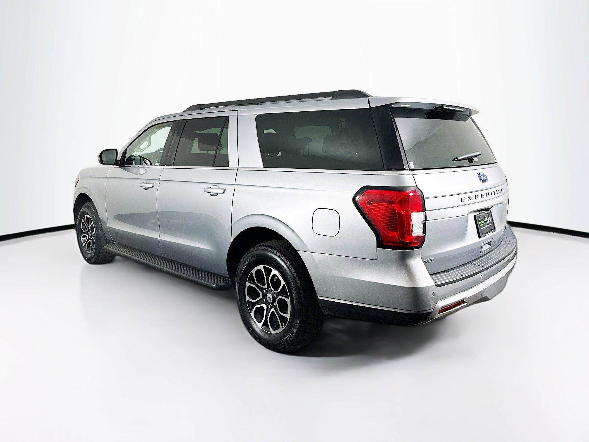 Used 2024 Ford Expedition Max XLT image 5