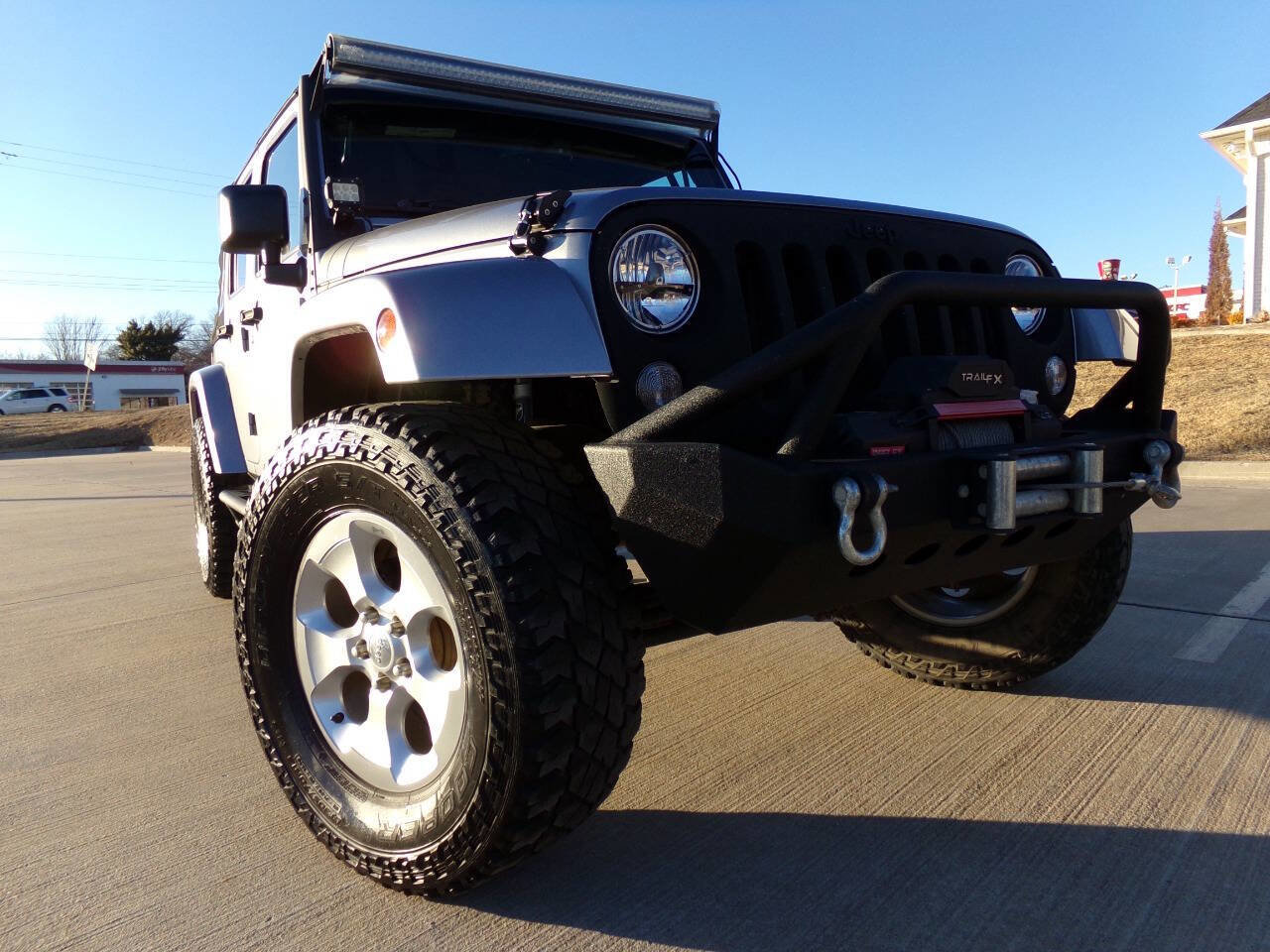 Used 2015 Jeep Wrangler Unlimited Sahara w/ Connectivity Group image 11