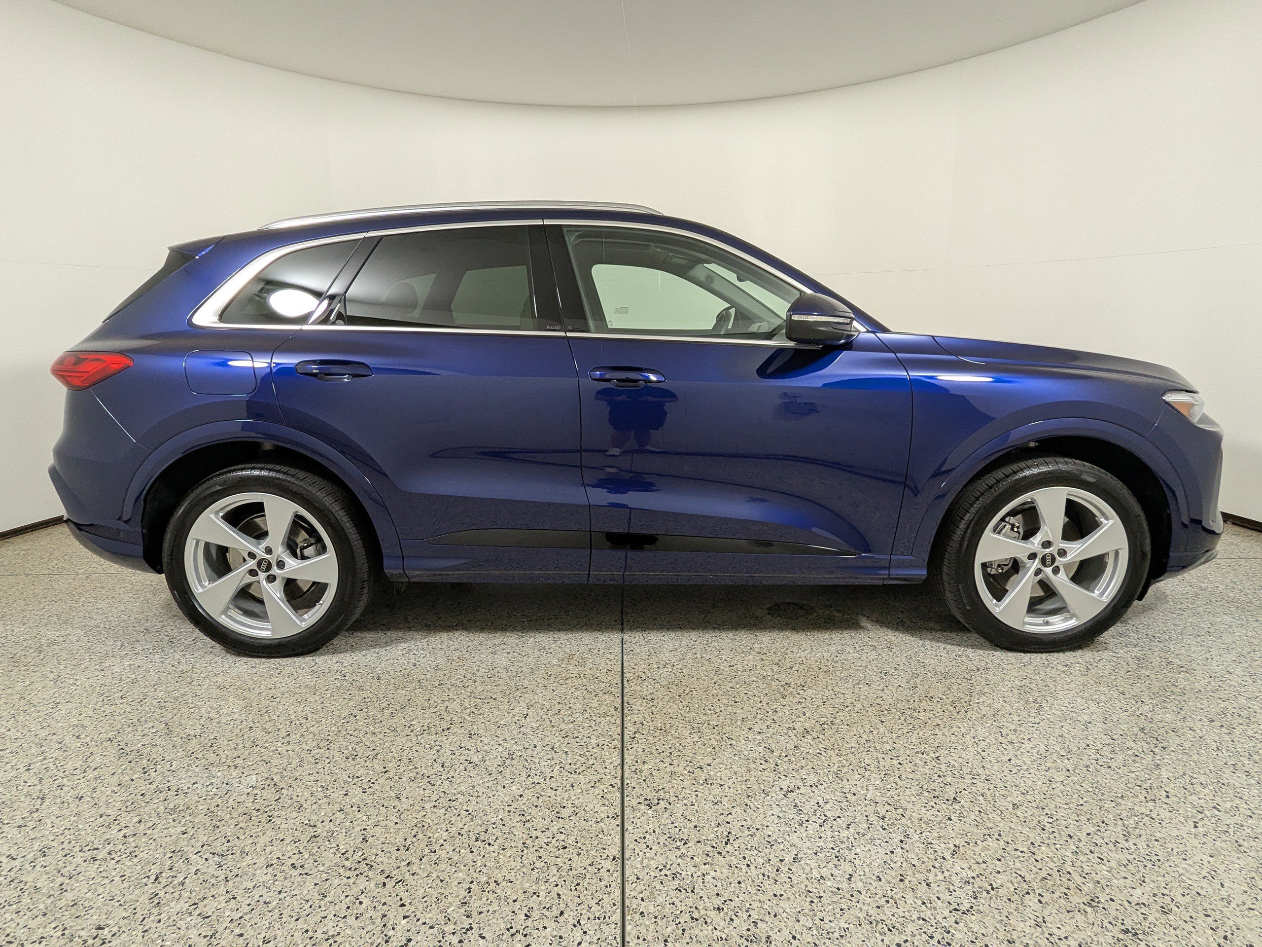 Certified 2025 Audi Q5 Prestige image 8