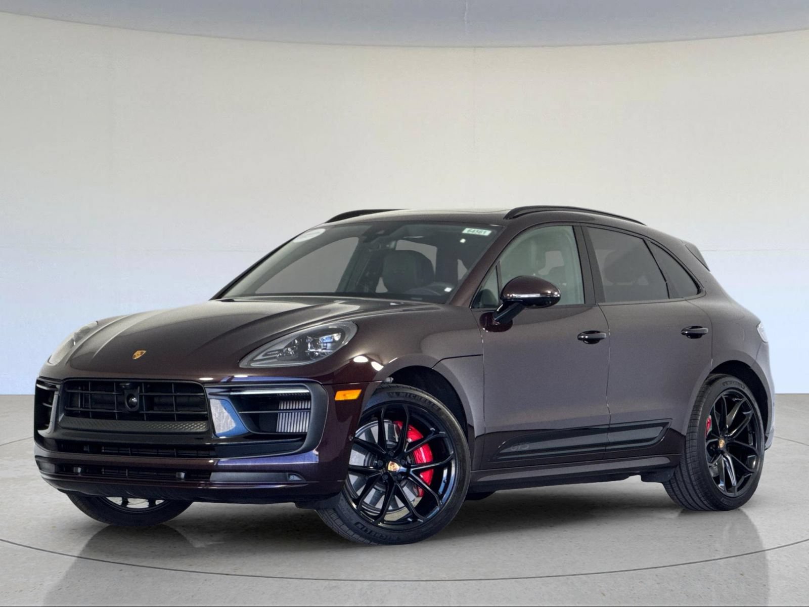 Certified 2025 Porsche Macan GTS AWD/4WD image 1