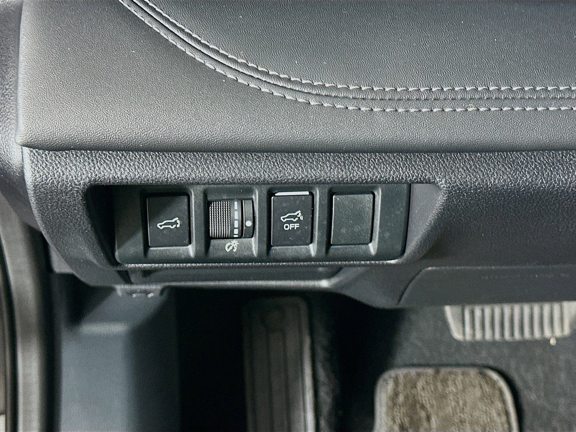 Used 2023 Subaru Outback Limited image 17
