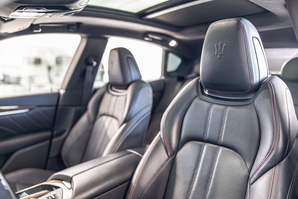 Used 2019 Maserati Levante S GranSport image 19