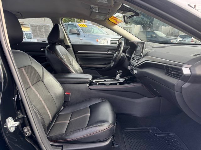 Used 2024 Nissan Altima 2.5 SR FWD image 18