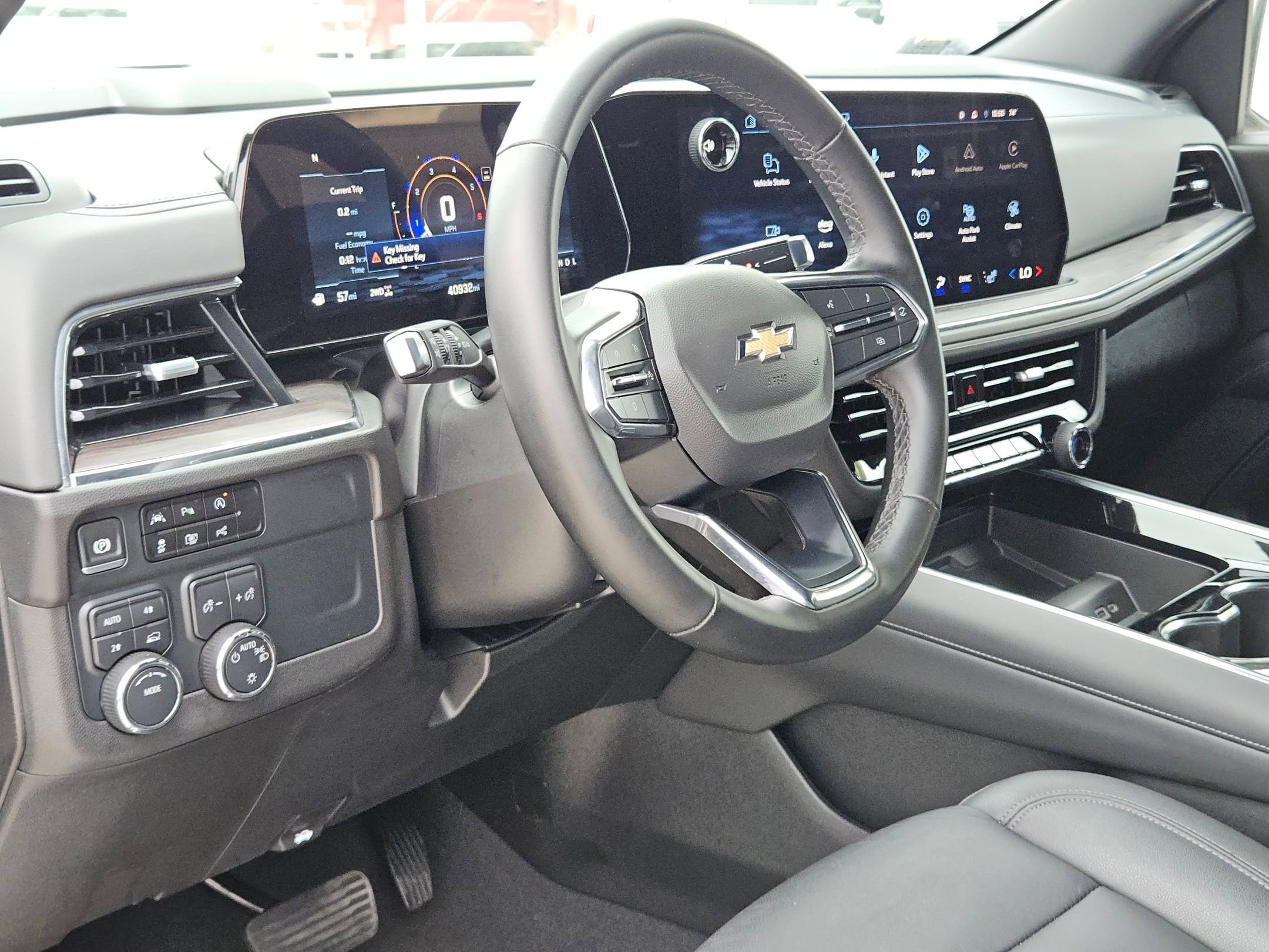 Certified 2025 Chevrolet Suburban LT AWD/4WD image 10