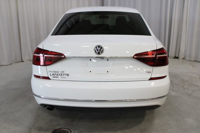 Used 2017 Volkswagen Passat 1.8T SE FWD image 29