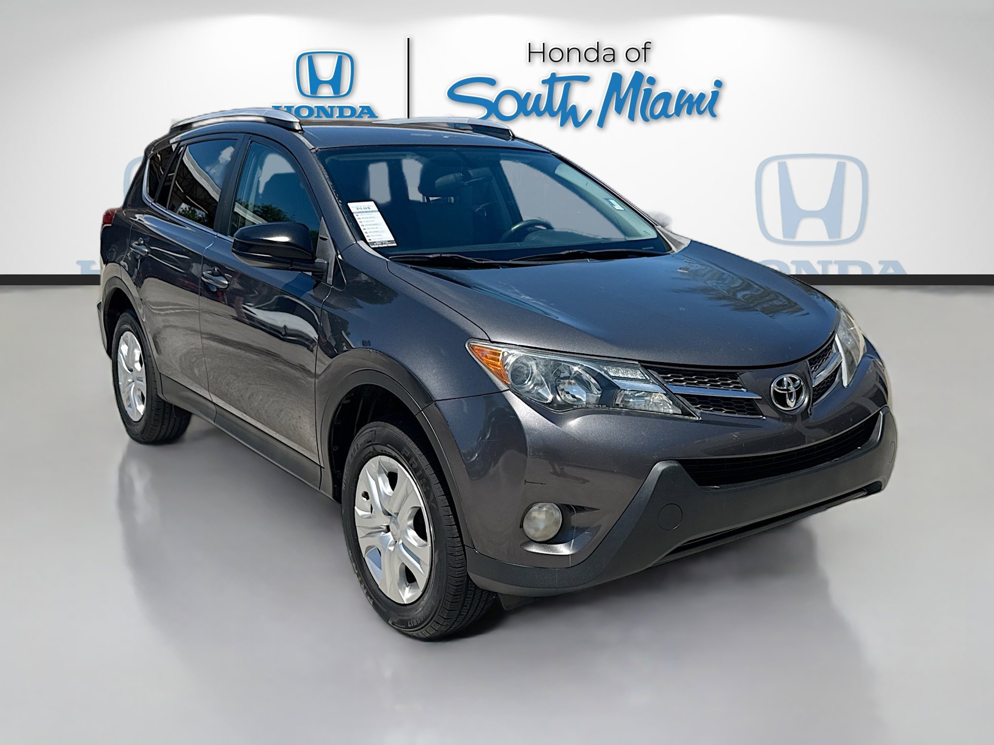 Used 2015 Toyota RAV4 LE FWD image 1