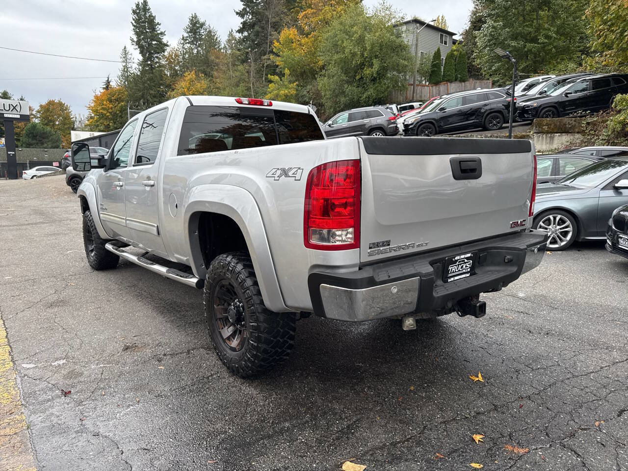 Used 2010 GMC Sierra 2500 SLT image 2