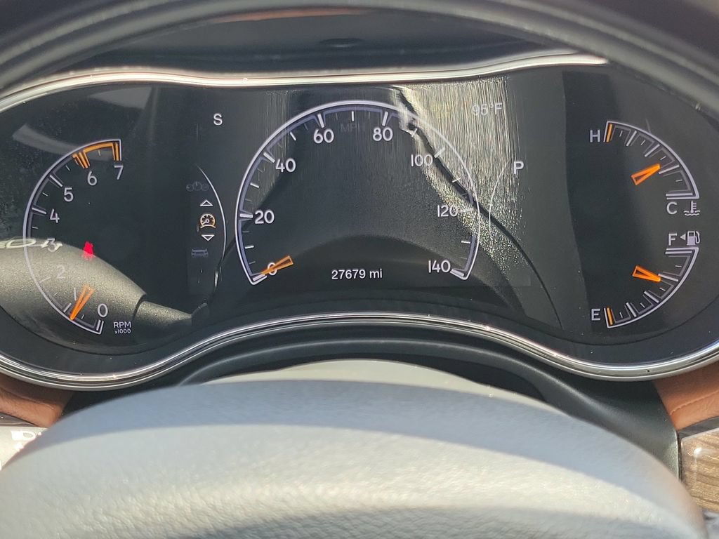 Used 2020 Jeep Grand Cherokee Overland AWD/4WD image 31