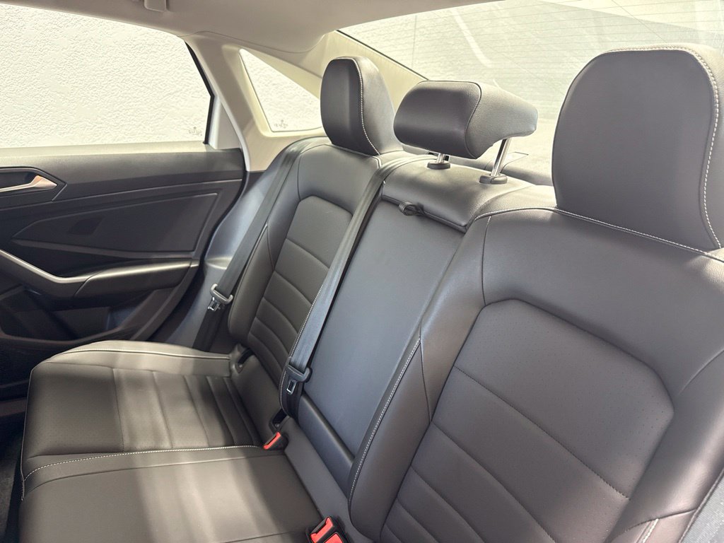 Used 2023 Volkswagen Jetta SE w/ Panoramic Sunroof Package FWD image 18