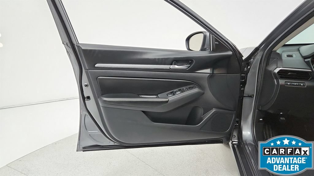 Used 2022 Nissan Altima 2.5 SV FWD image 40