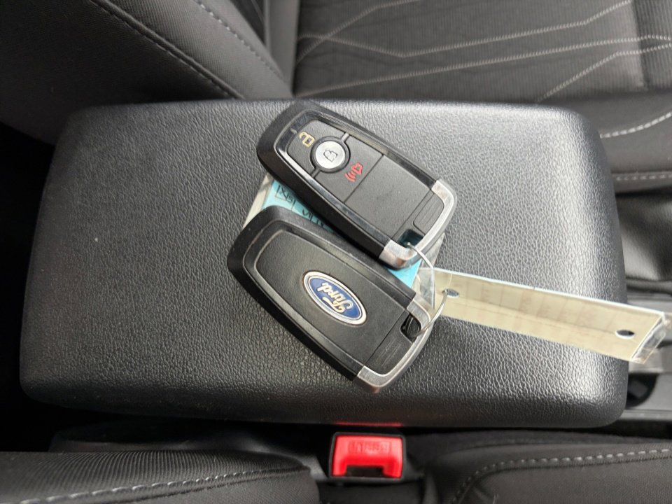 Used 2021 Ford EcoSport SE image 38