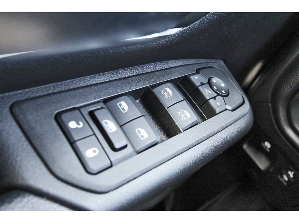 Used 2025 RAM 1500 Lone Star image 20