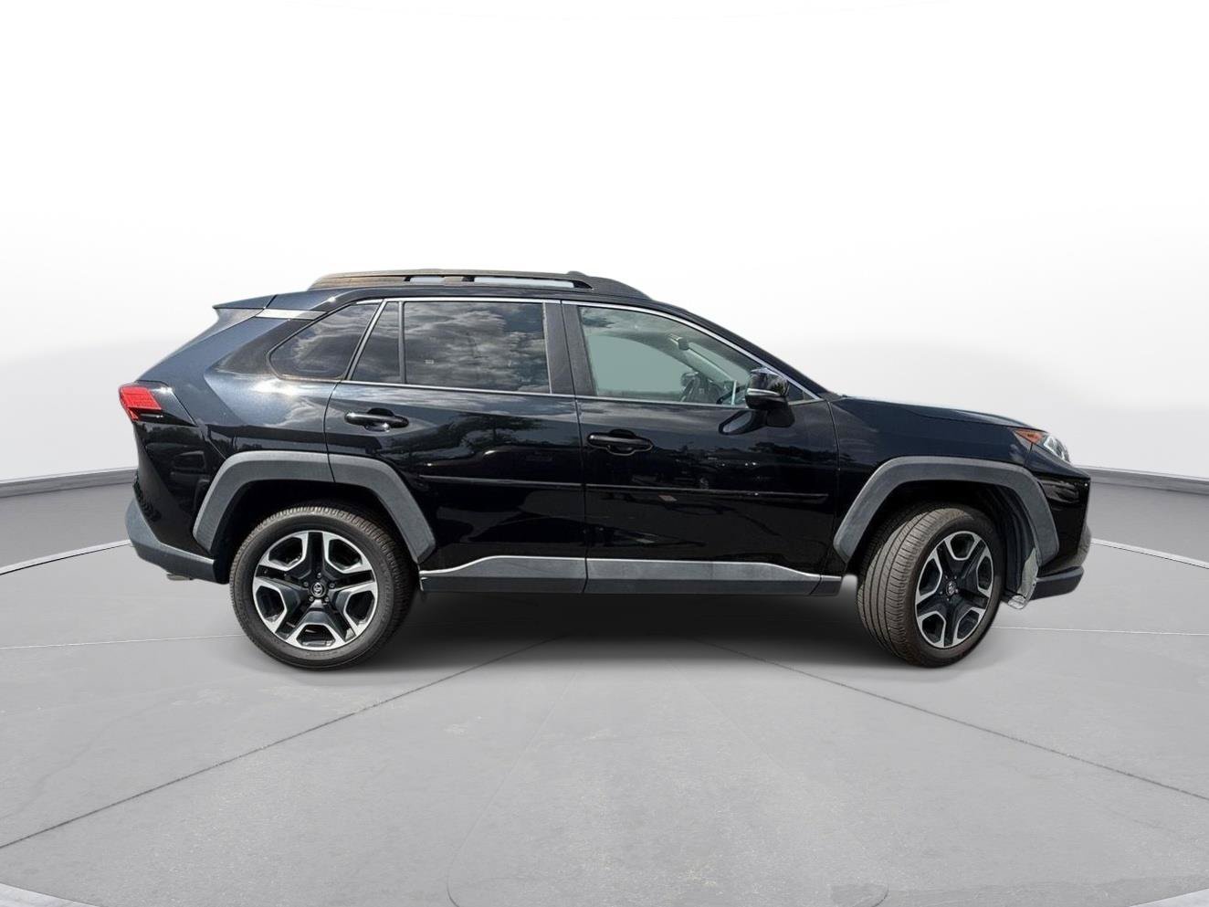 Used 2019 Toyota RAV4 Adventure AWD/4WD image 5