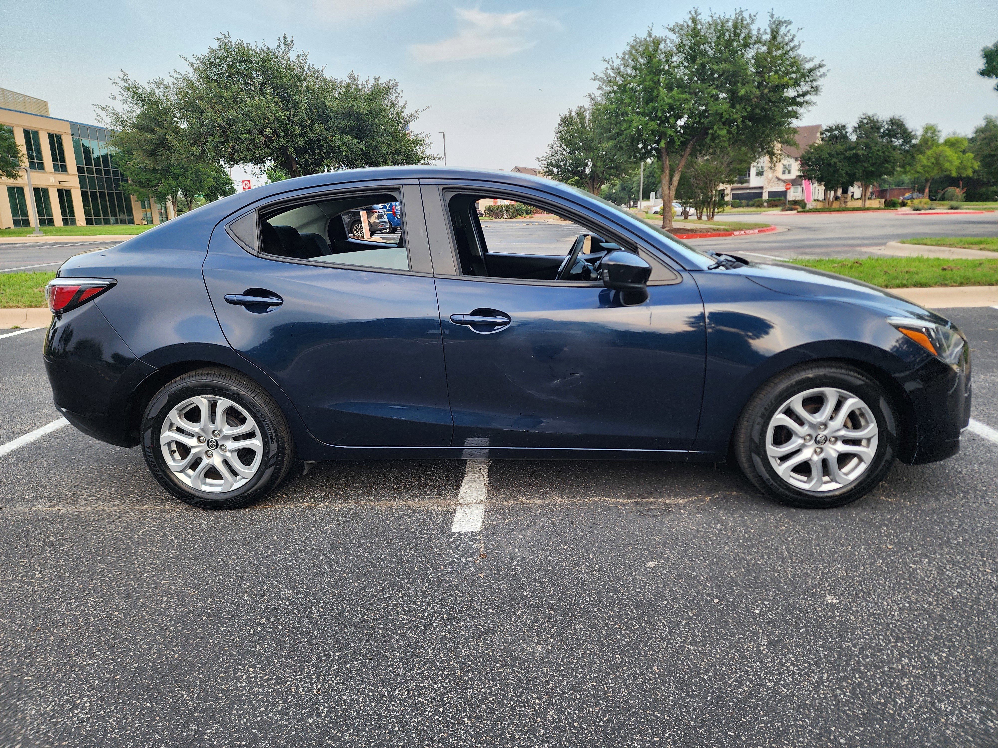 Used 2017 Toyota Yaris iA FWD image 8