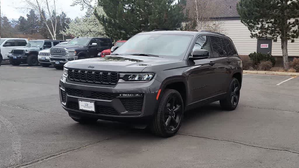New 2026 Jeep Grand Cherokee Limited w/ Limited Altitude Package AWD/4WD image 4