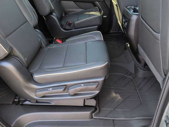 New 2026 Chevrolet Suburban Premier image 25