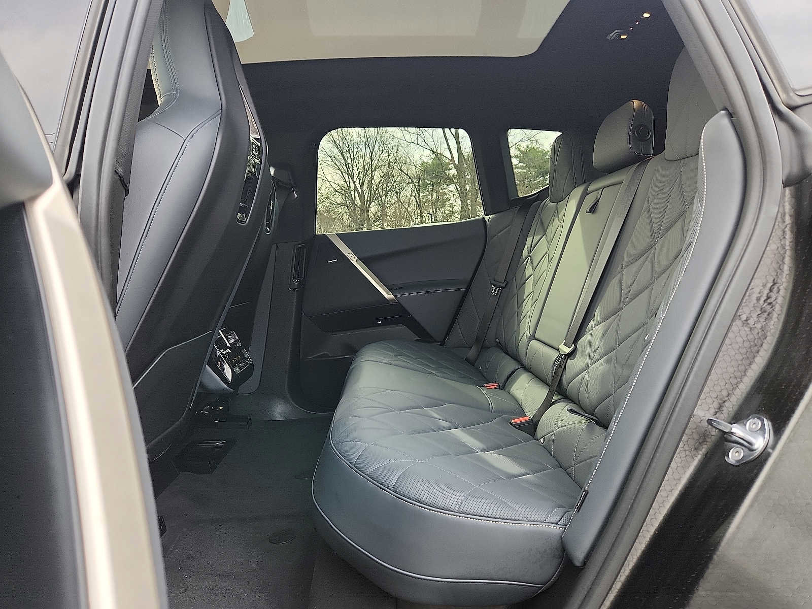 Used 2023 BMW iX xDrive50 w/ Ultimate Package 2 image 10