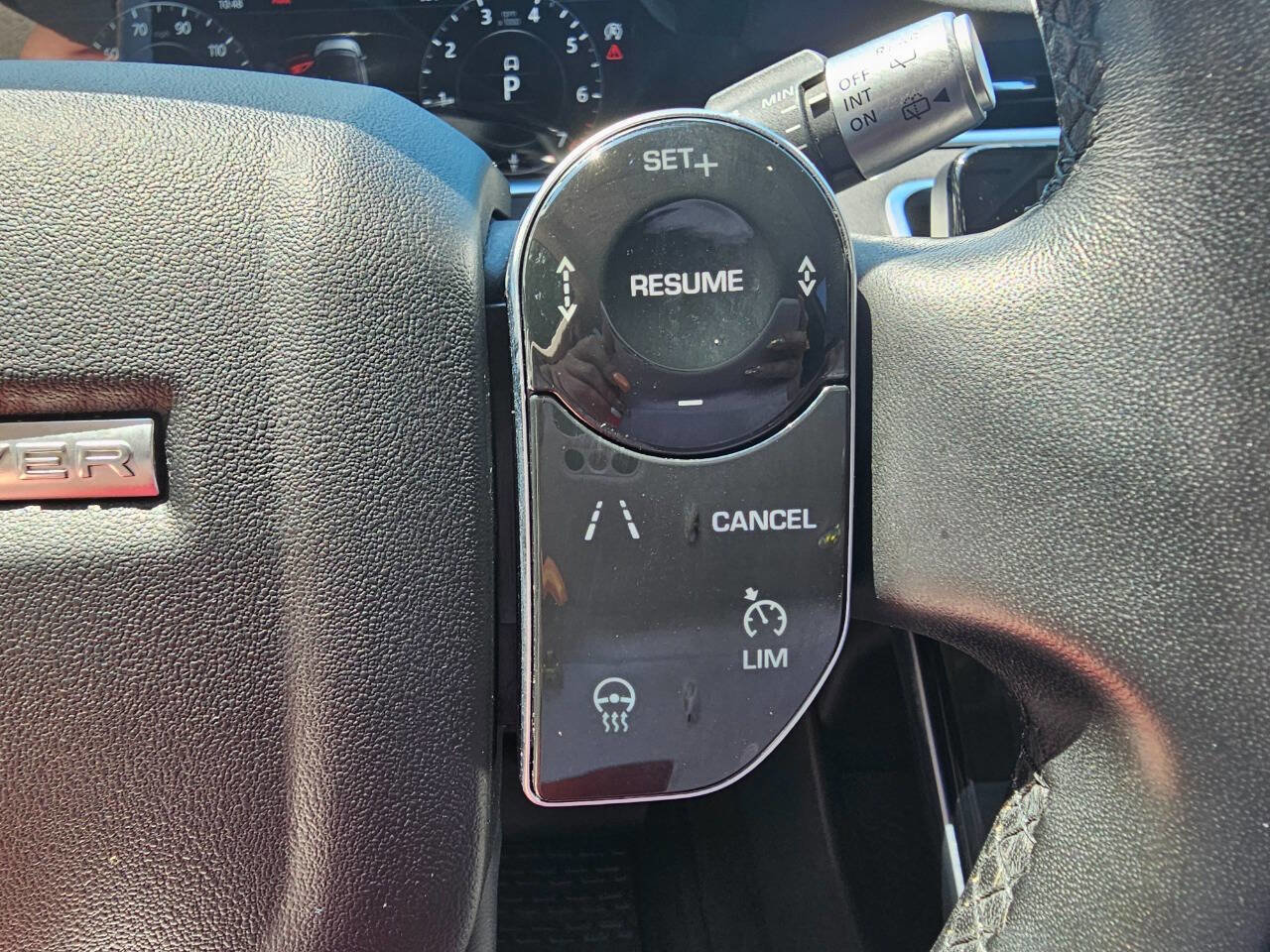 Used 2020 Land Rover Range Rover Evoque SE image 22