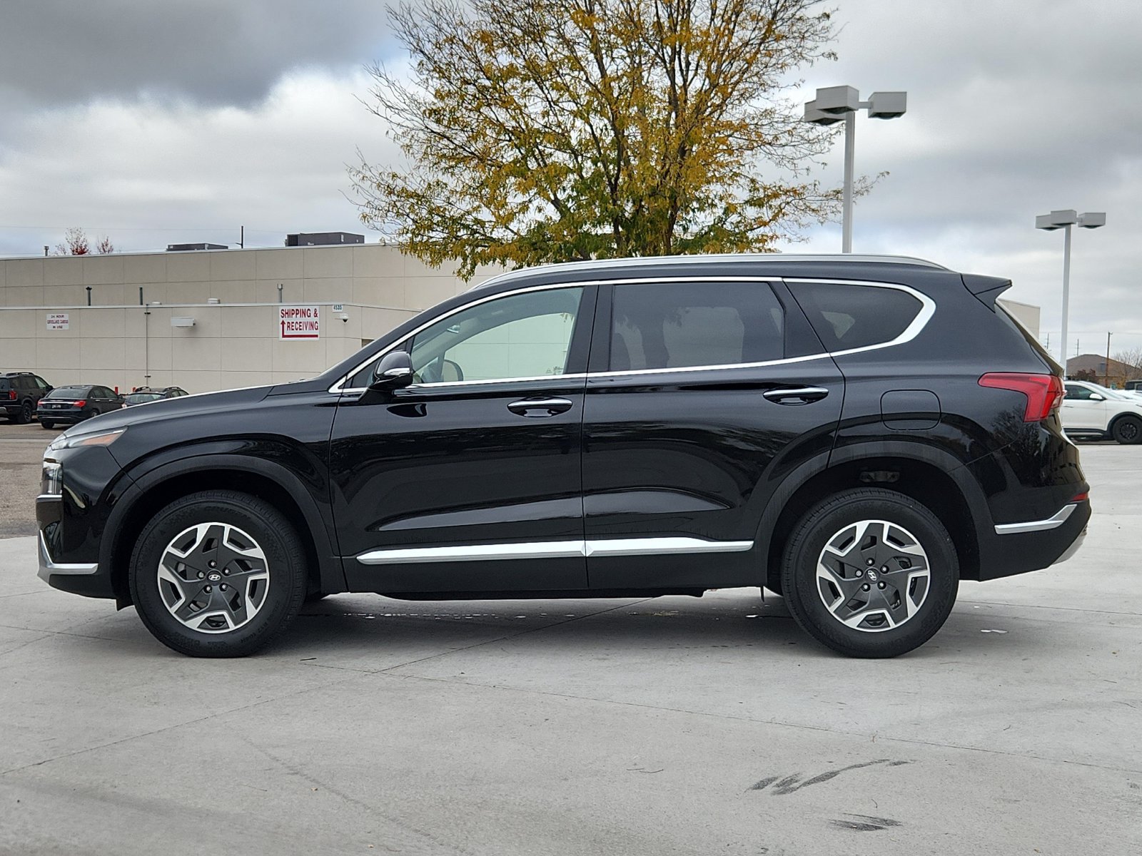Used 2023 Hyundai Santa Fe Blue w/ Cargo Package AWD/4WD image 2