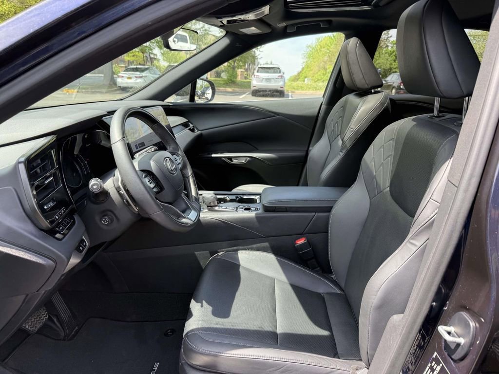 Used 2023 Lexus RX 350 Premium w/ Cold Area Package AWD/4WD image 14