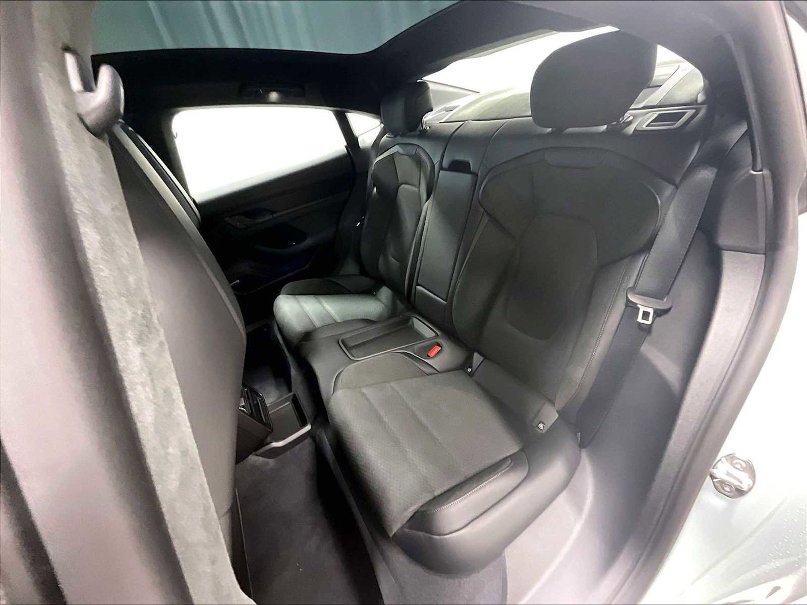 Used 2025 Porsche Taycan GTS image 28