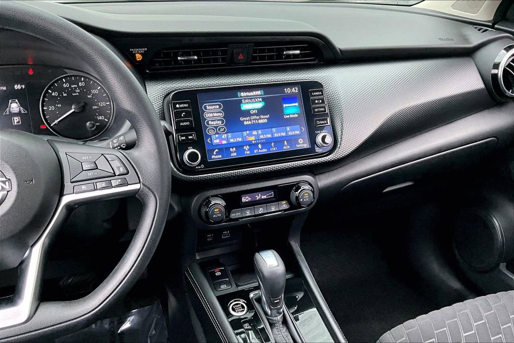 Certified 2022 Nissan Kicks SV image 5