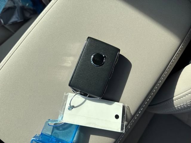 Used 2026 Volvo XC90 B5 Plus image 36