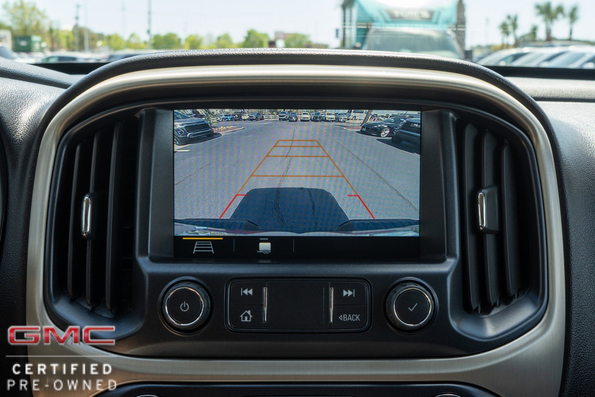 Used 2021 GMC Canyon Denali image 17