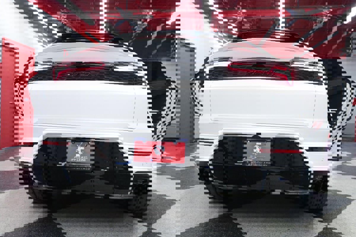 Used 2025 Lamborghini Urus SE image 42