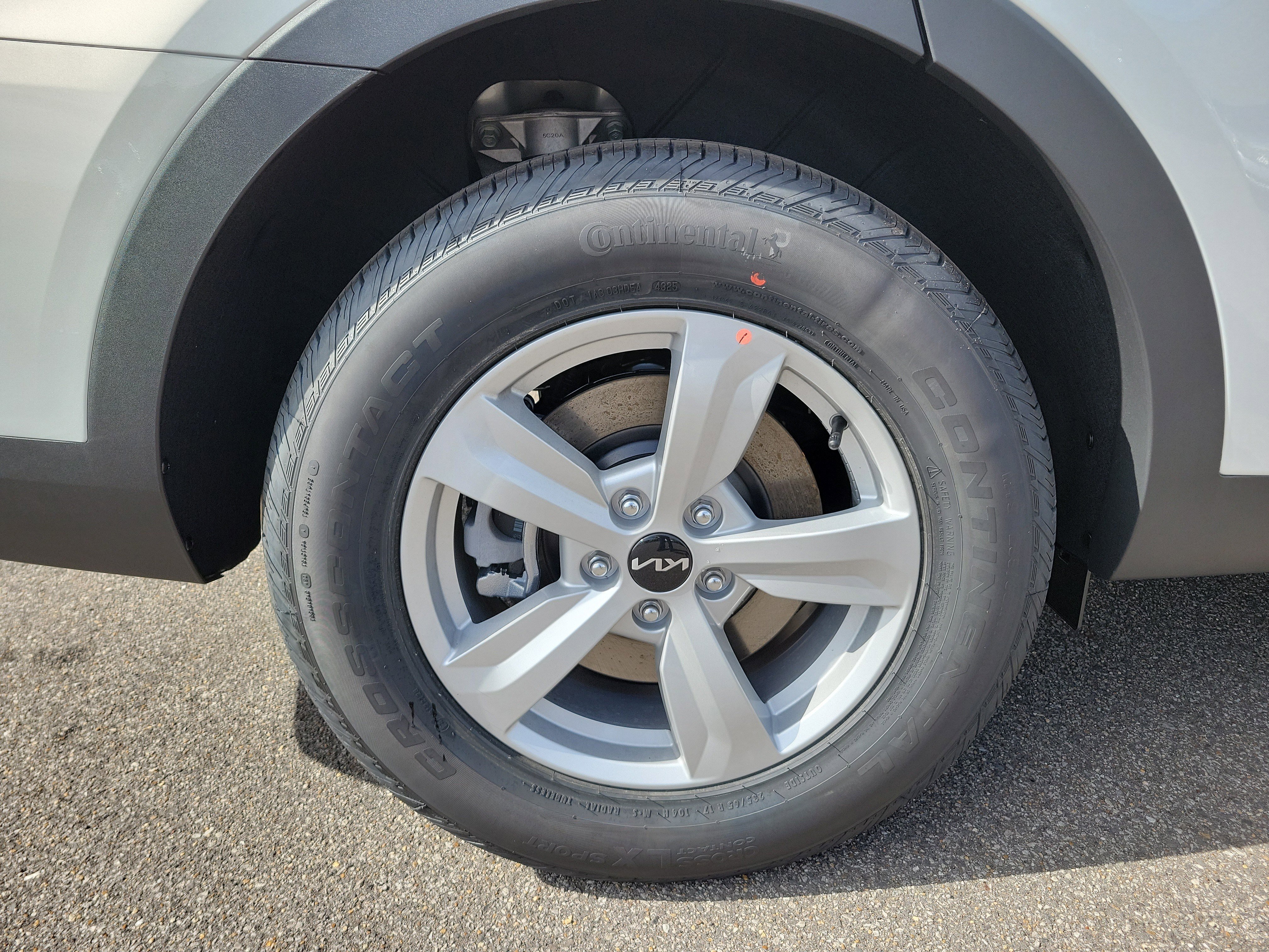 New 2026 Kia Sorento LX FWD image 24