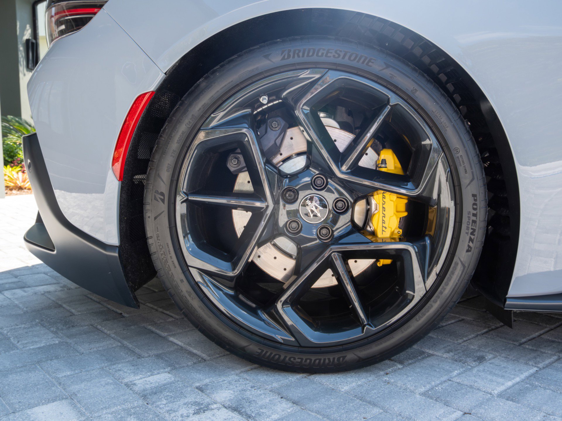 Used 2023 Maserati MC20 Coupe image 12