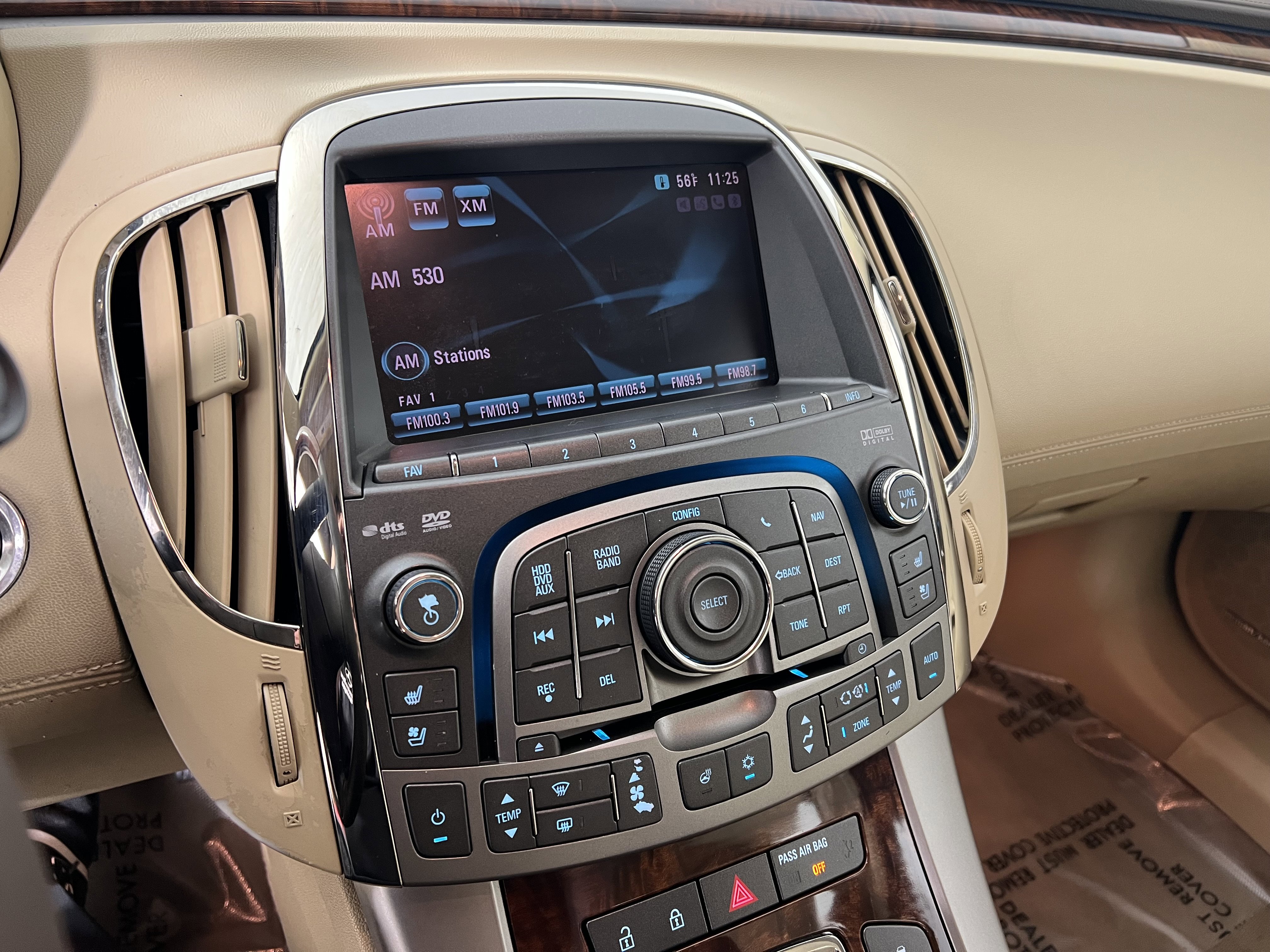 Used 2010 Buick LaCrosse CXS image 29