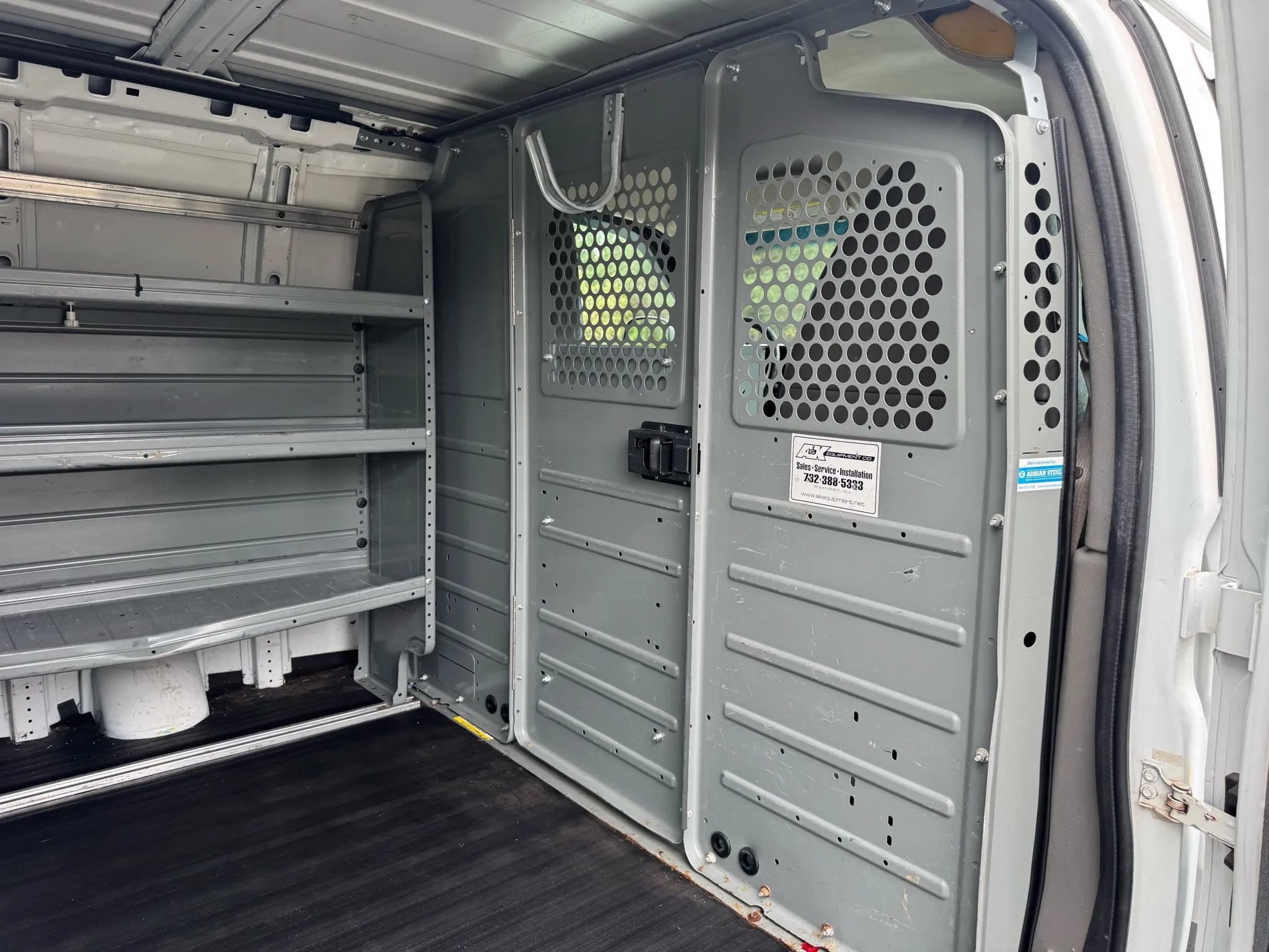 Used 2012 Chevrolet Express 2500 RWD image 16