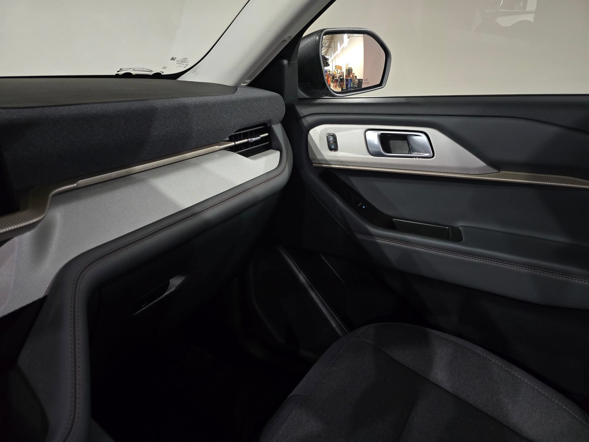 New 2026 Ford Explorer Active AWD/4WD image 34