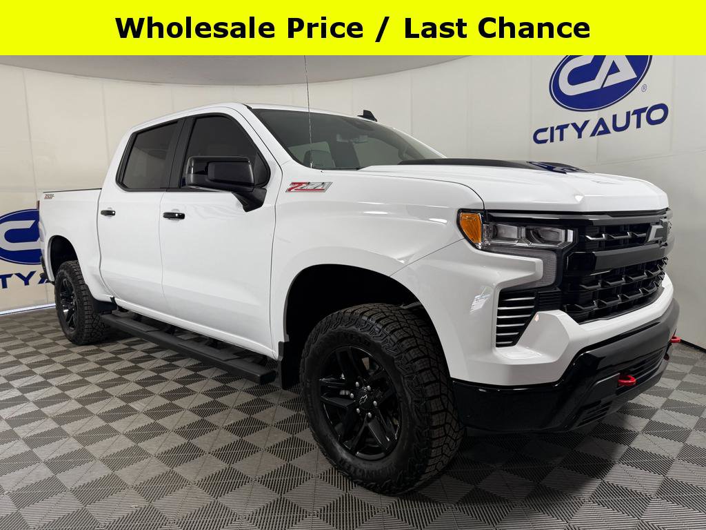 Used 2024 Chevrolet Silverado 1500 LT Trail Boss w/ Convenience Package II image 2