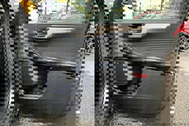 Used 2022 Ford Escape SE w/ Convenience Package image 23