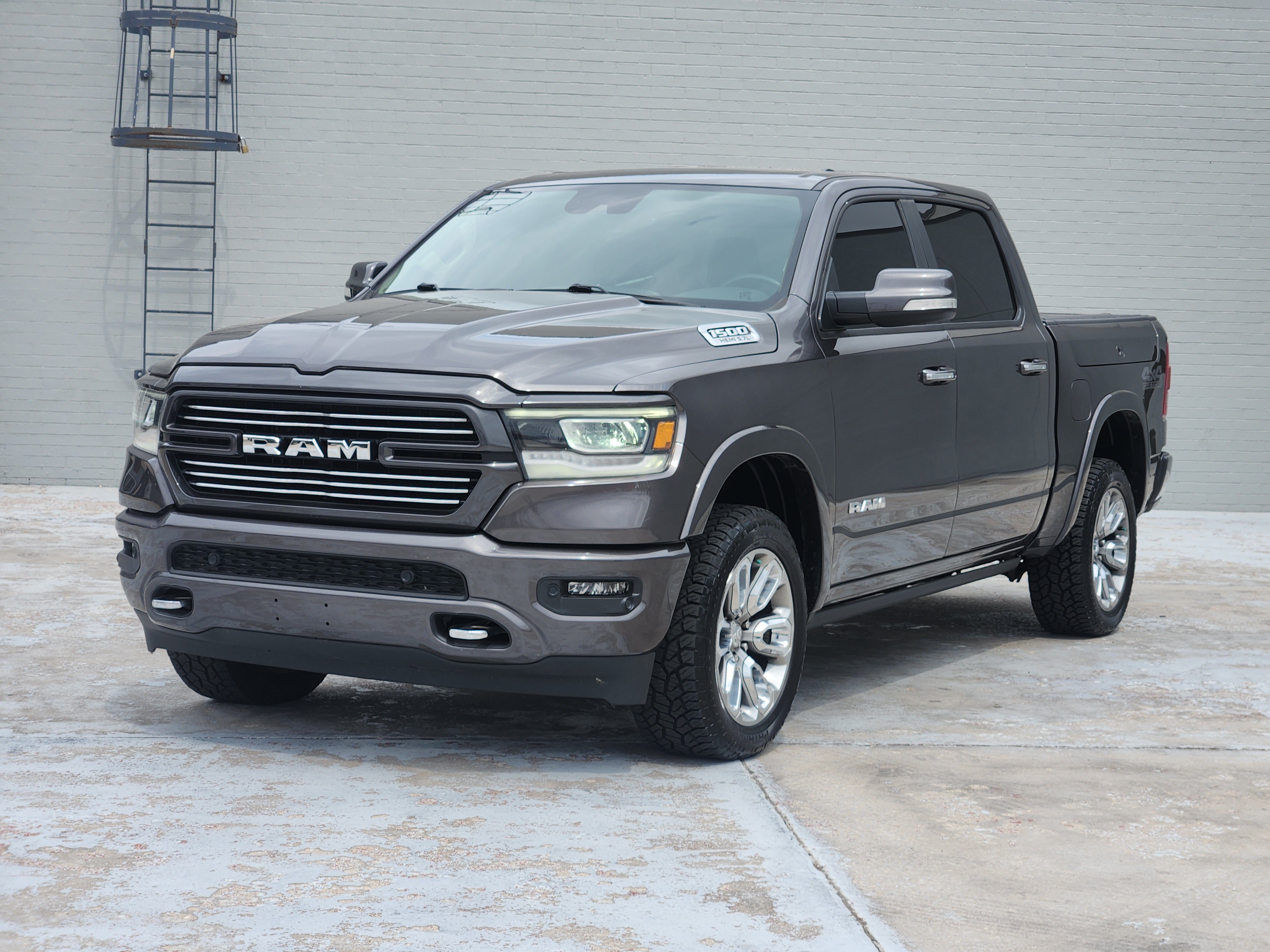 Used 2021 RAM 1500 Laramie w/ Laramie Southwest Edition AWD/4WD image 4