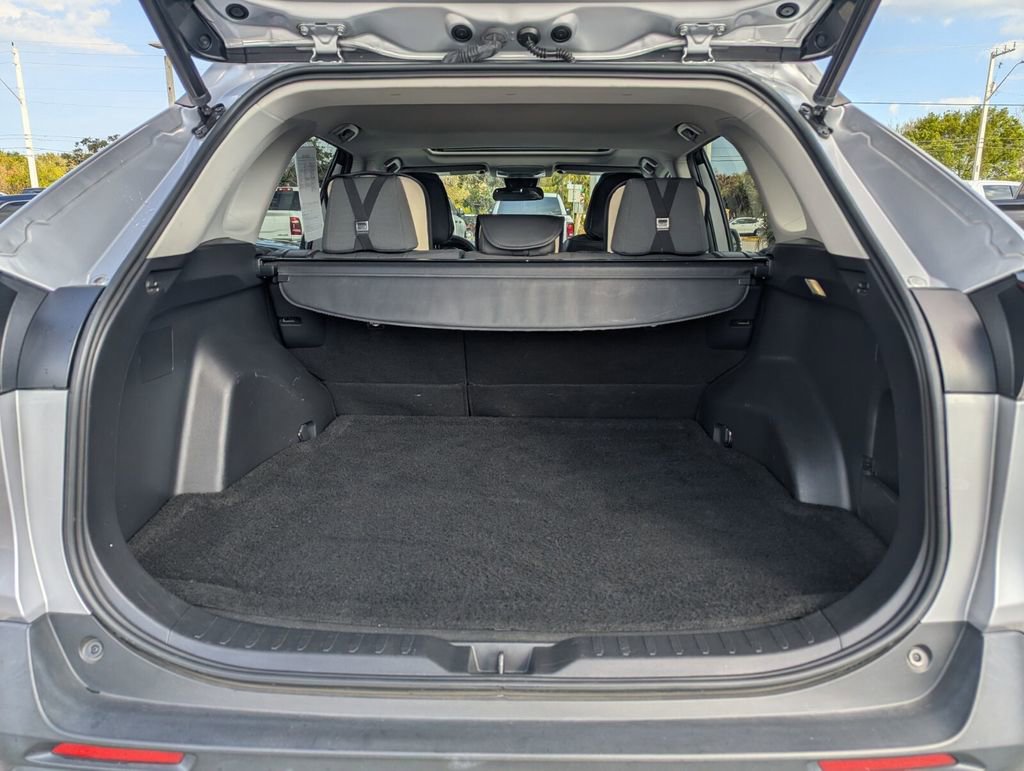 Used 2022 Toyota RAV4 XLE w/ Convenience Package image 15