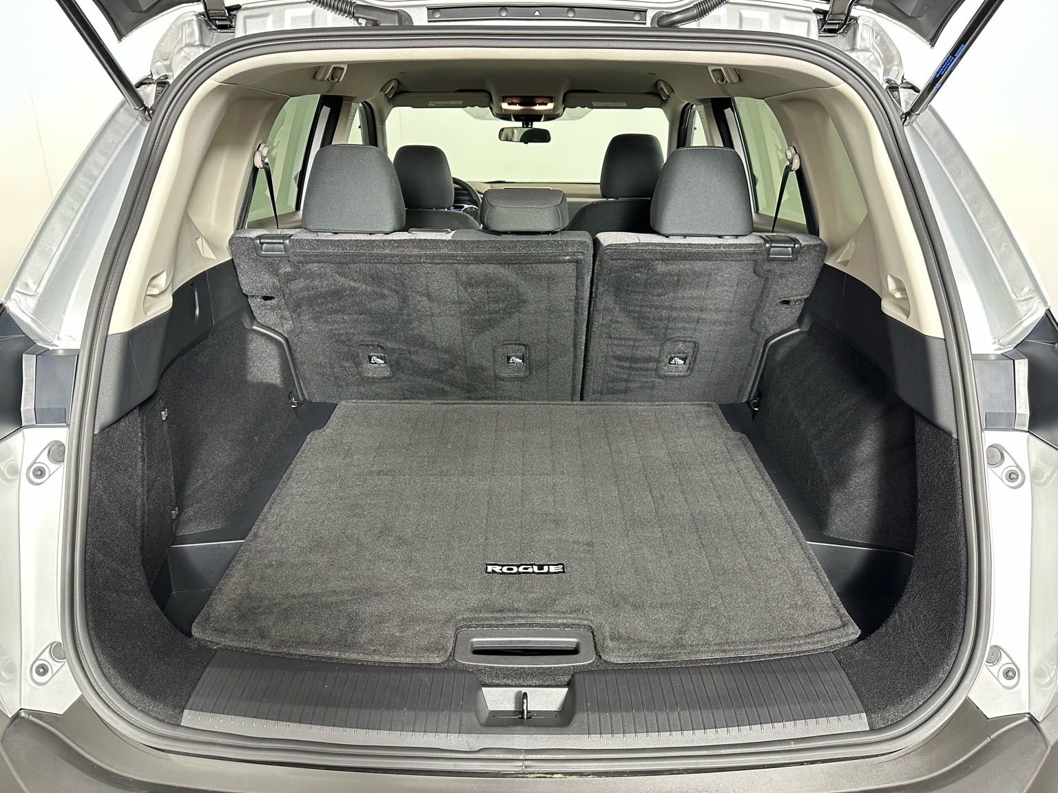 Used 2023 Nissan Rogue SV image 26