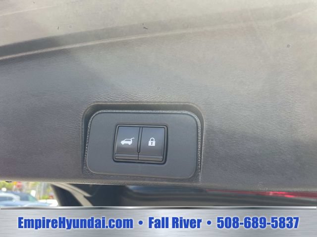 Used 2024 Nissan Rogue SV AWD/4WD image 7