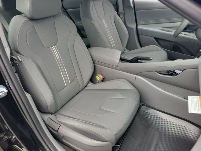 New 2026 Hyundai Elantra Sport FWD image 21