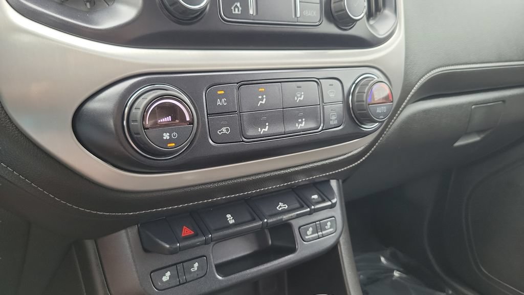 Used 2020 GMC Canyon SLE w/ Elevation Edition AWD/4WD image 18