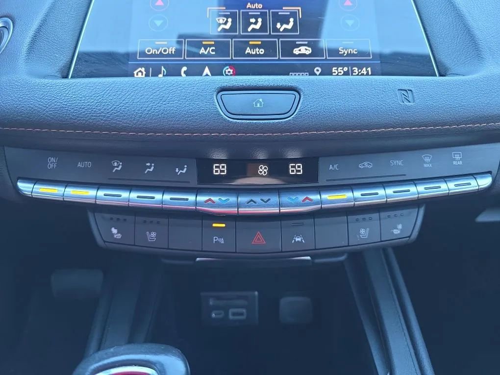 Used 2019 Cadillac XT4 Premium Luxury image 35