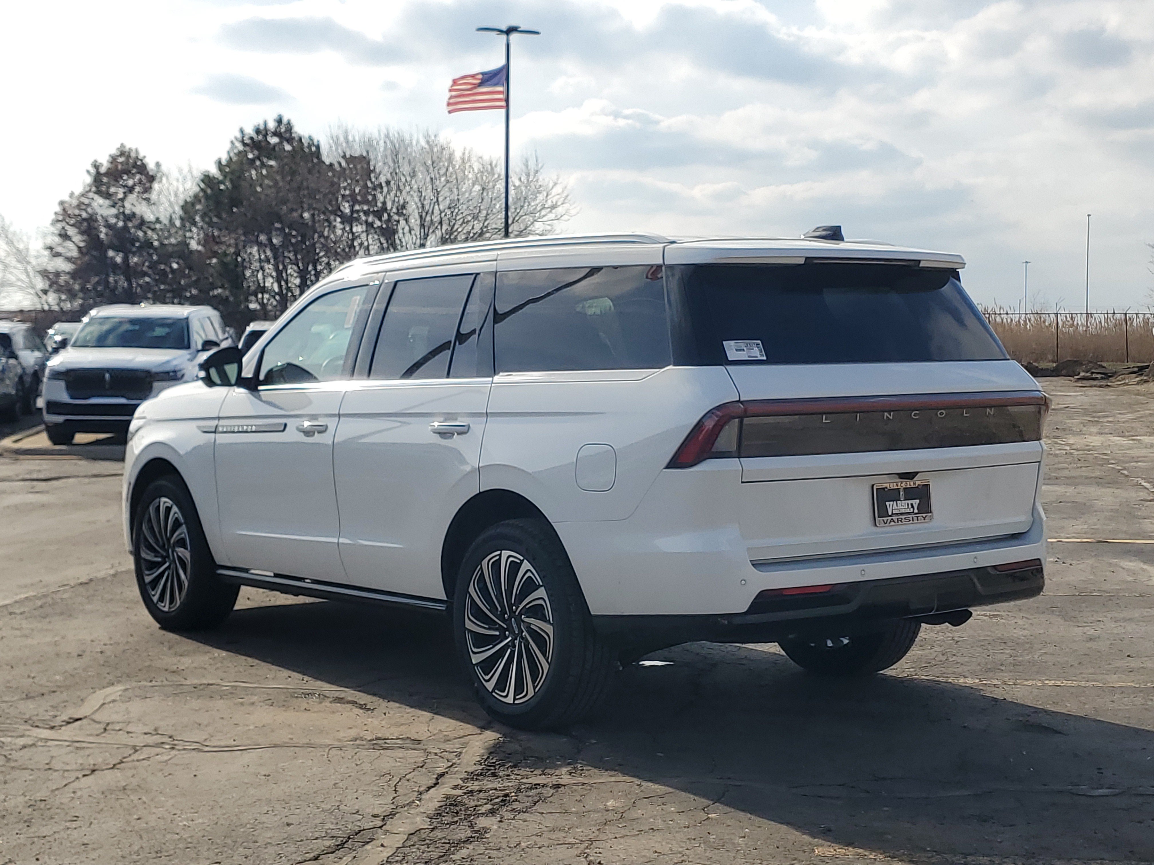 New 2026 Lincoln Navigator Black Label AWD/4WD image 3